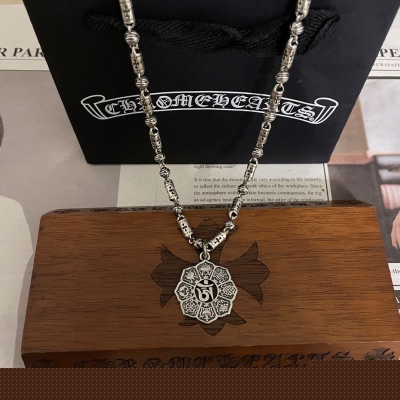 Ch**me He**ts necklaces